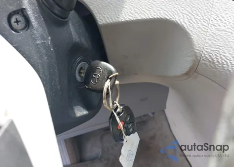 2011 Toyota Sienna Xle from USA, damaged, VIN 5TDDK3DC8BS028176